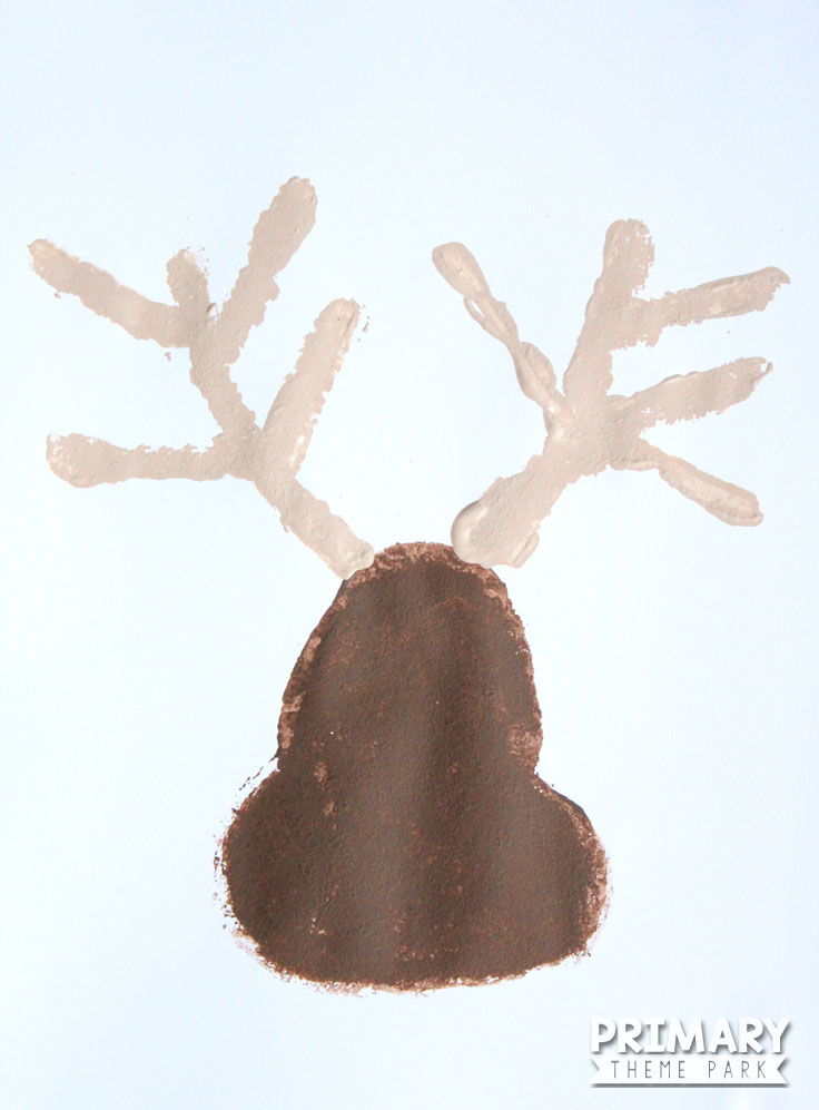 Want an adorable Christmas craft in a short amount of time? Make this easy potato stamped reindeer craft in just a few minutes!