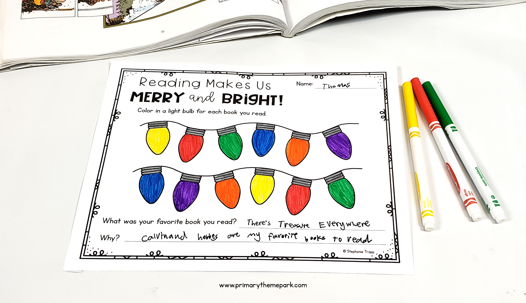 Christmas Reading Challenge Recording Sheet. Color in a Christmas light for each book read.